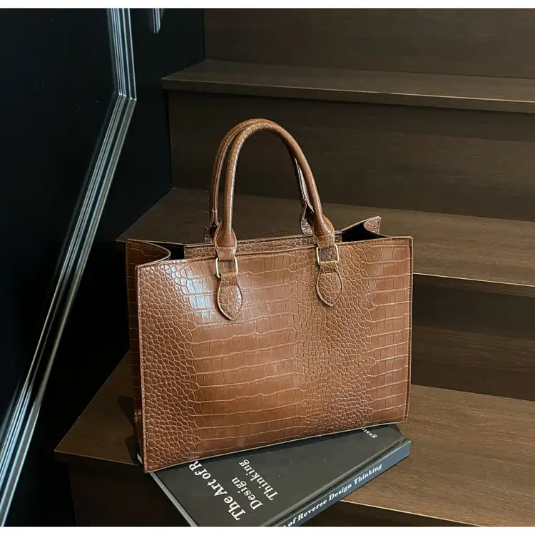2025 Brown Crocodile Texture Shoulder Bag for Women — feature 21