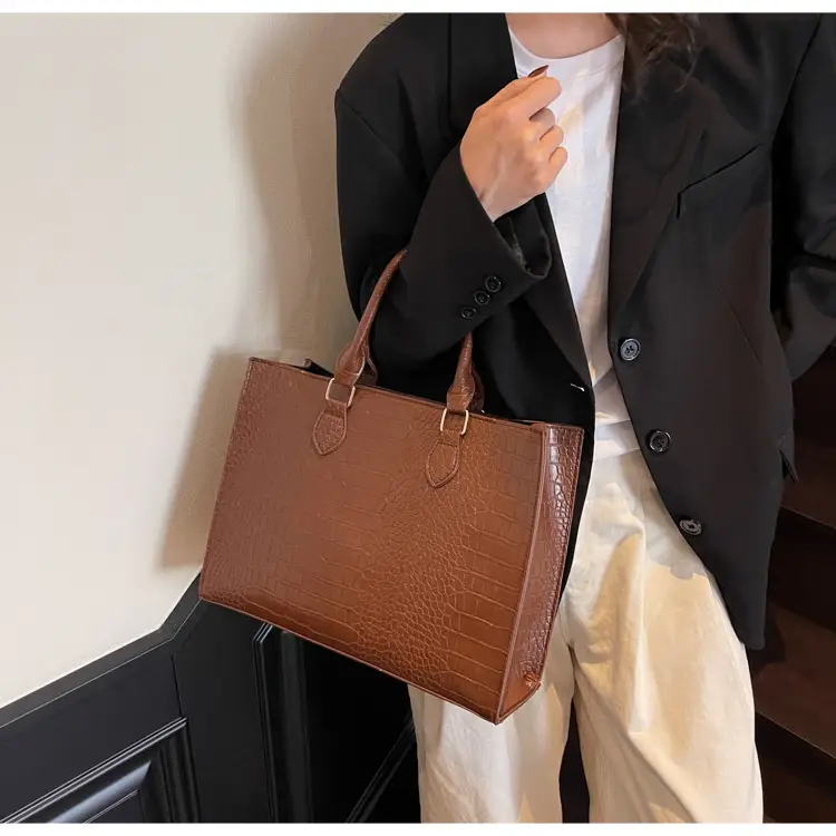2025 Brown Crocodile Texture Shoulder Bag for Women — feature 8