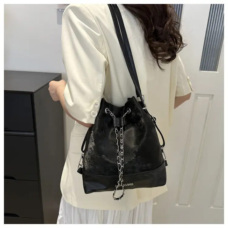 Pink Chain Zip Shoulder Bag for Women 2024 — feature 12