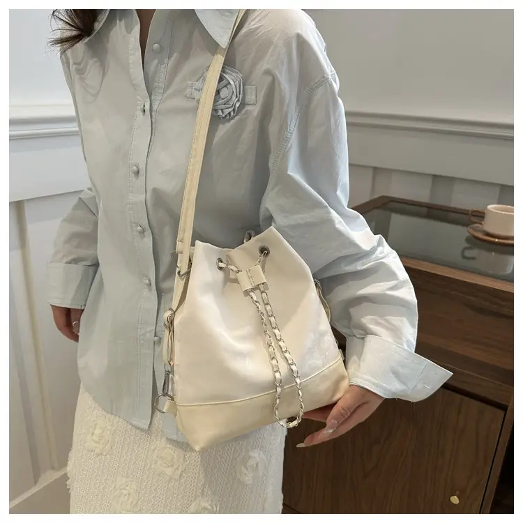Pink Chain Zip Shoulder Bag for Women 2024 — feature 15