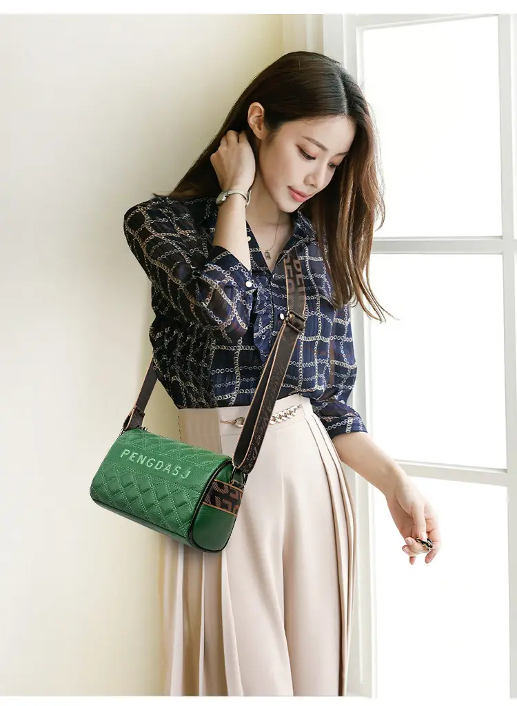 Lingge Double Bread Embroidery Shoulder Bag Black — feature 13
