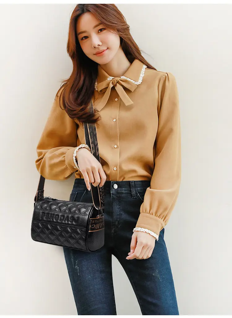 Lingge Double Bread Embroidery Shoulder Bag Black — feature 9