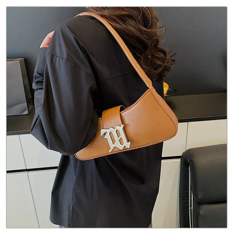 White Gold Logo Shoulder Bag for Women Spring 2025 — feature 16