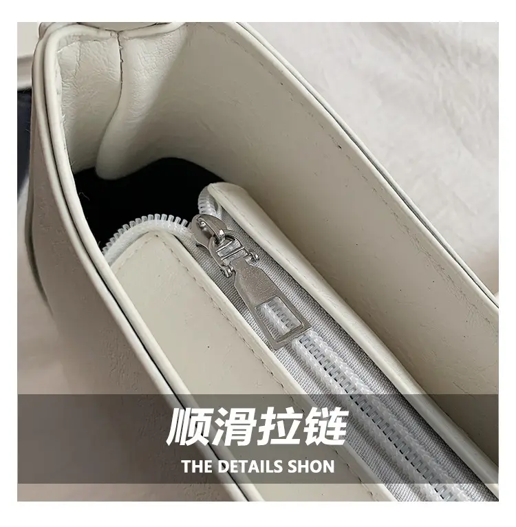 White Gold Logo Shoulder Bag for Women Spring 2025 — feature 8