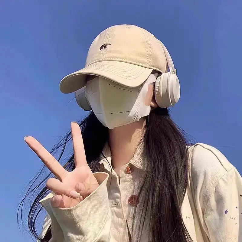 Women's Big Head Baseball Cap with Polar Bear Design — feature 12