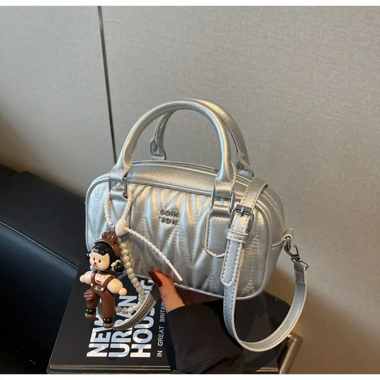 Black Pleated Crossbody Bag for Girls 2025 — feature 17
