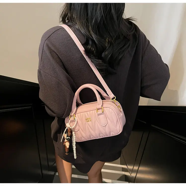 Black Pleated Crossbody Bag for Girls 2025 — feature 21