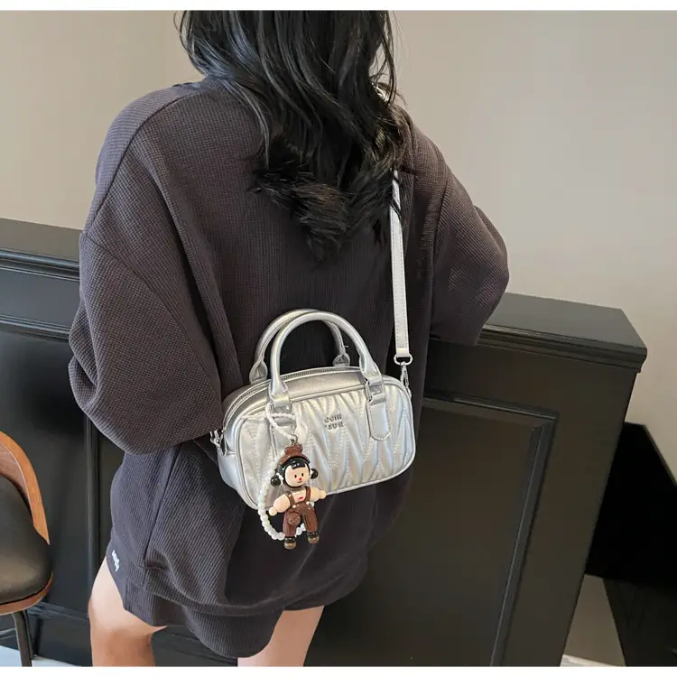 Black Pleated Crossbody Bag for Girls 2025 — feature 22