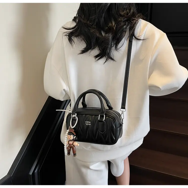 Black Pleated Crossbody Bag for Girls 2025 — feature 26