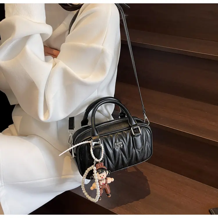Black Pleated Crossbody Bag for Girls 2025 — feature 28