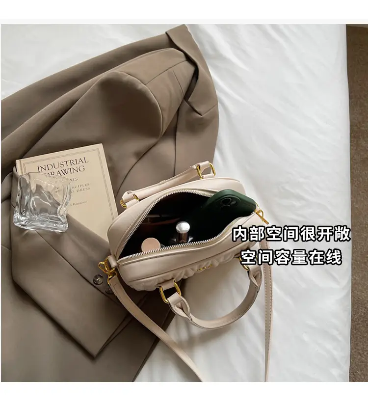 Black Pleated Crossbody Bag for Girls 2025 — feature 8