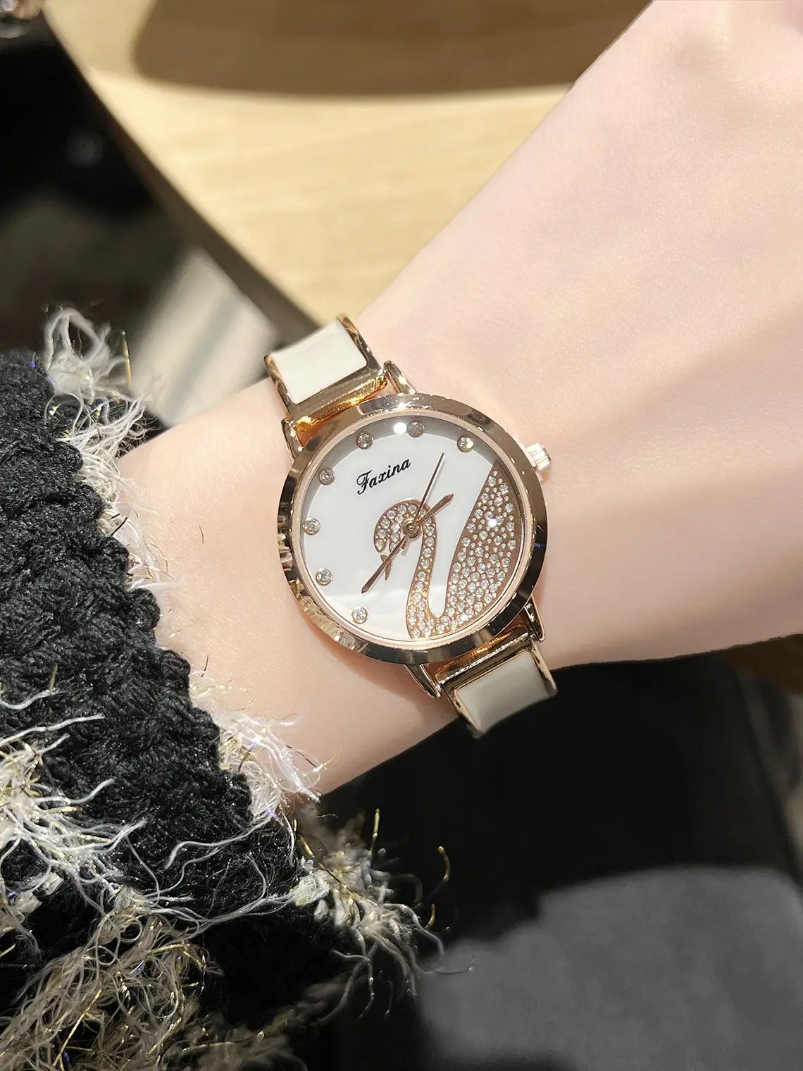 Gold Heart Watch for Women with Crystal Band — feature 13