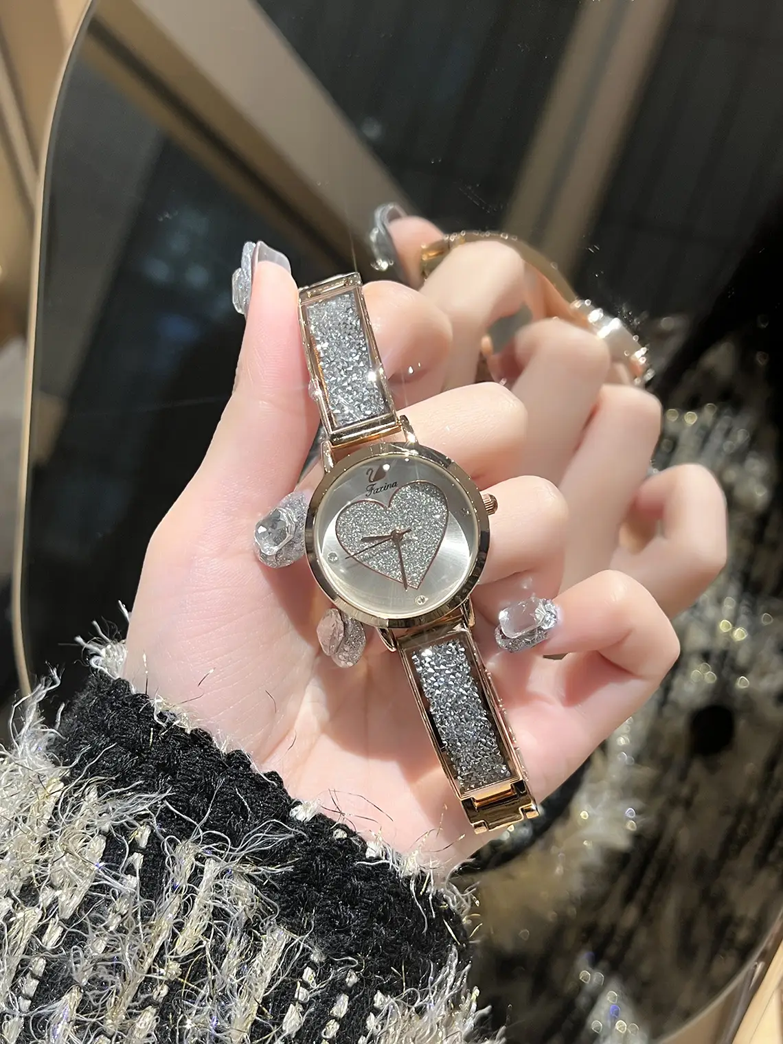 Gold Heart Watch for Women with Crystal Band — feature 7