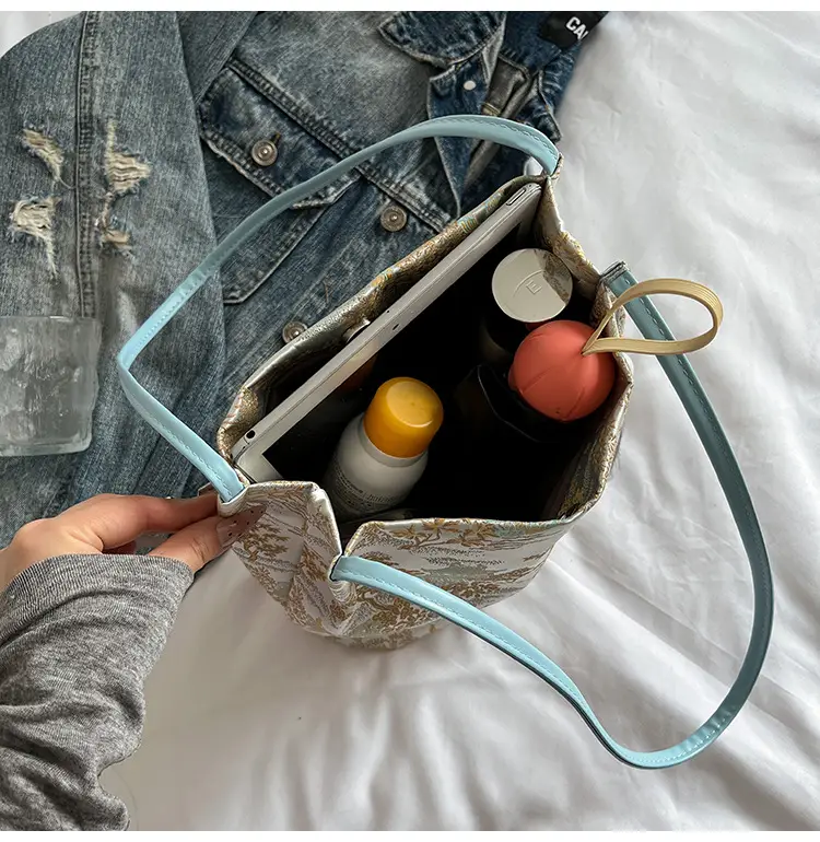 Golden Embroidered Shoulder Bag with Tassel for Women — feature 11