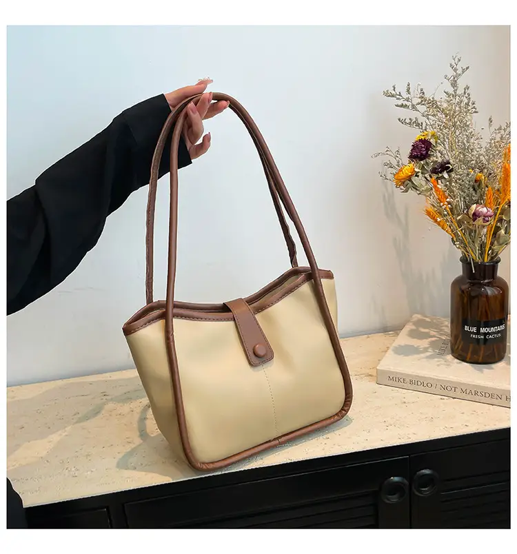 Women's 2025 Contrast Tote Bags Large Capacity Leather Goods — feature 12