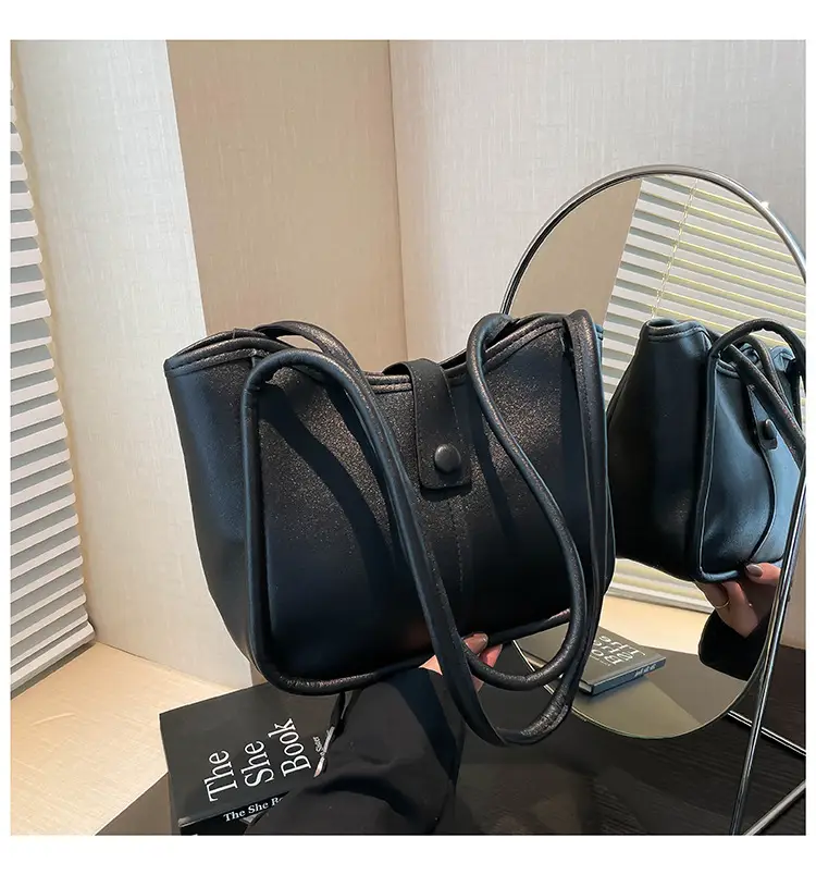 Women's 2025 Contrast Tote Bags Large Capacity Leather Goods — feature 40