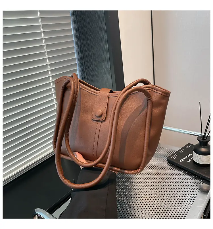 Women's 2025 Contrast Tote Bags Large Capacity Leather Goods — feature 45