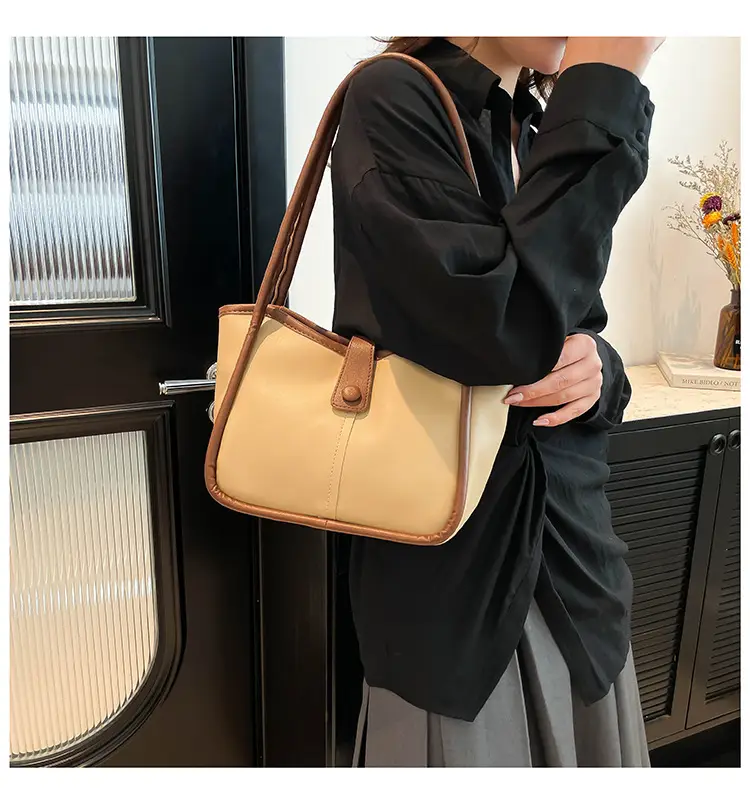 Women's 2025 Contrast Tote Bags Large Capacity Leather Goods — feature 9