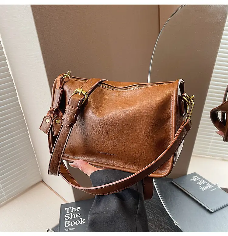 Black Retro Crossbody Bag Women Spring Summer 2025 — feature 20