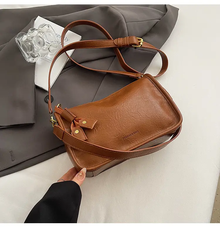 Black Retro Crossbody Bag Women Spring Summer 2025 — feature 22