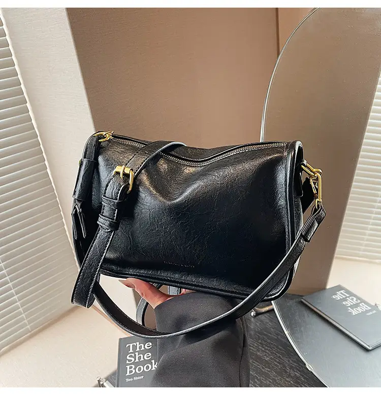 Black Retro Crossbody Bag Women Spring Summer 2025 — feature 23