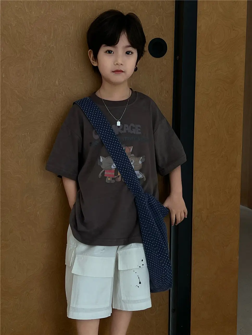 Young Girl Short Sleeve Cotton T-Shirt Gray White Graphic - Image 5