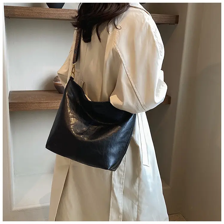 Green Leather Shoulder Bag with Embroidered Strap — feature 27