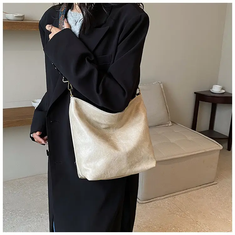 Green Leather Shoulder Bag with Embroidered Strap — feature 28