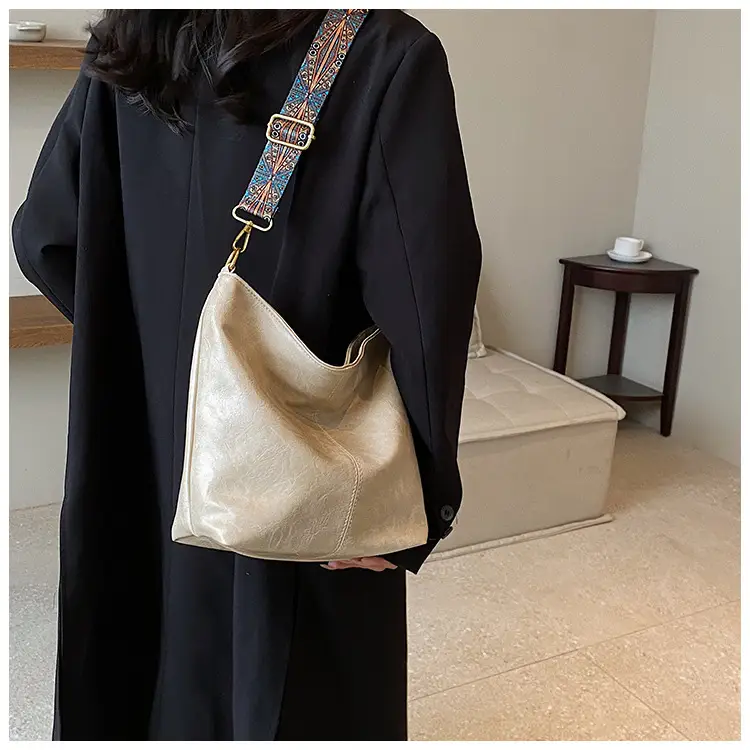 Green Leather Shoulder Bag with Embroidered Strap — feature 29