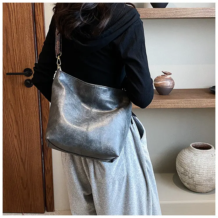 Green Leather Shoulder Bag with Embroidered Strap — feature 41