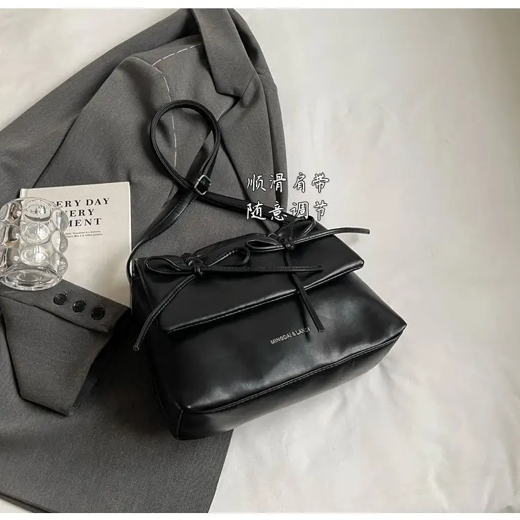 2025 Spring Shoulder Bag Cover Style with Bow Detail — feature 5