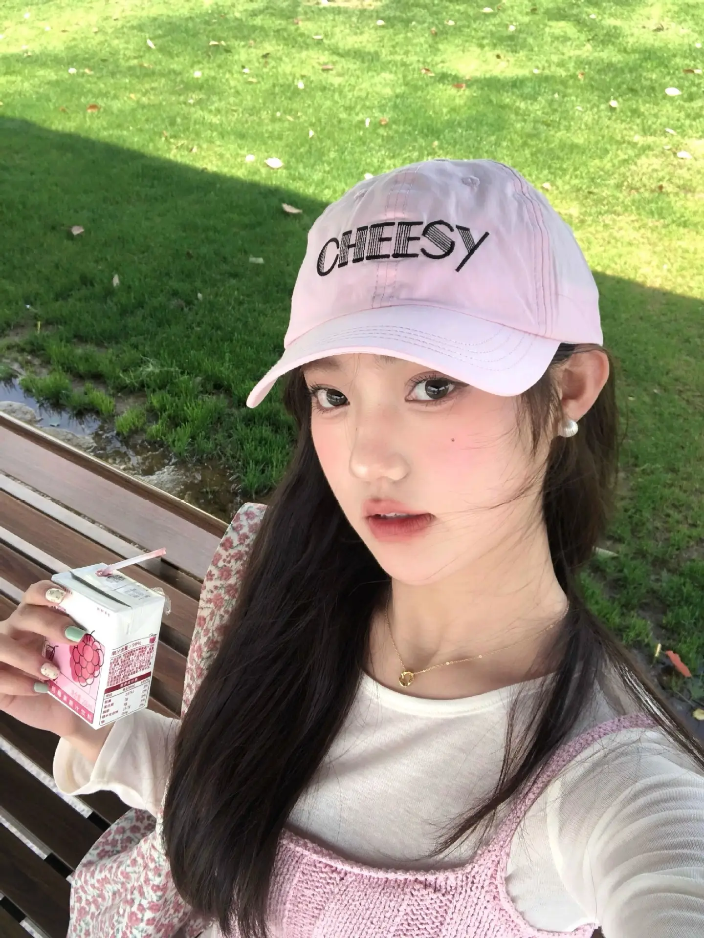 Pink Beesy Embroidered Baseball Cap for Women Men — feature 3