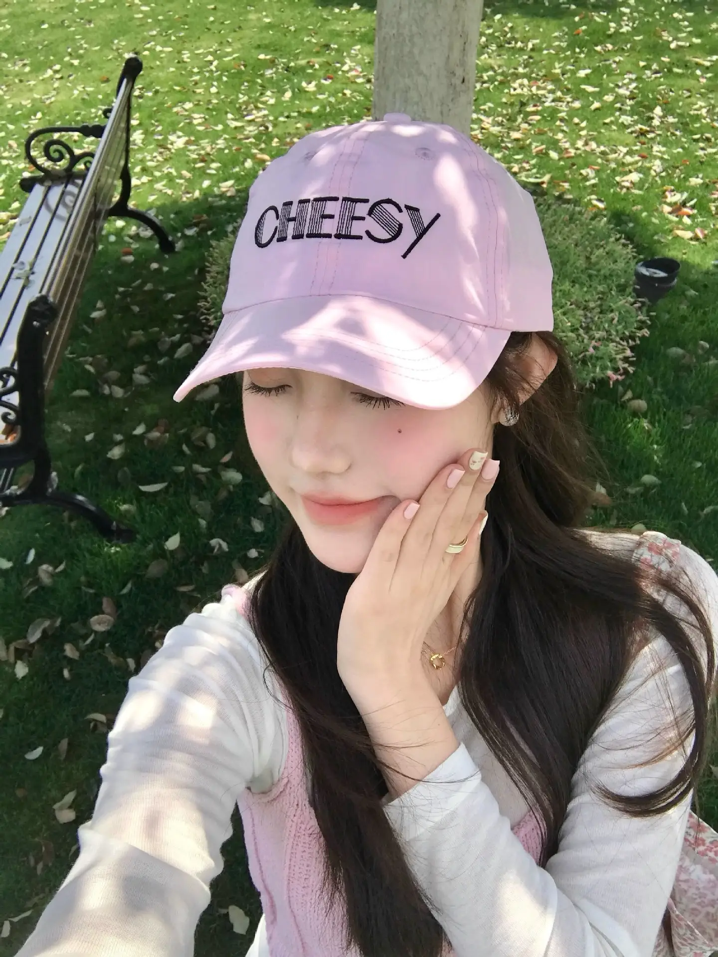Pink Beesy Embroidered Baseball Cap for Women Men — feature 7