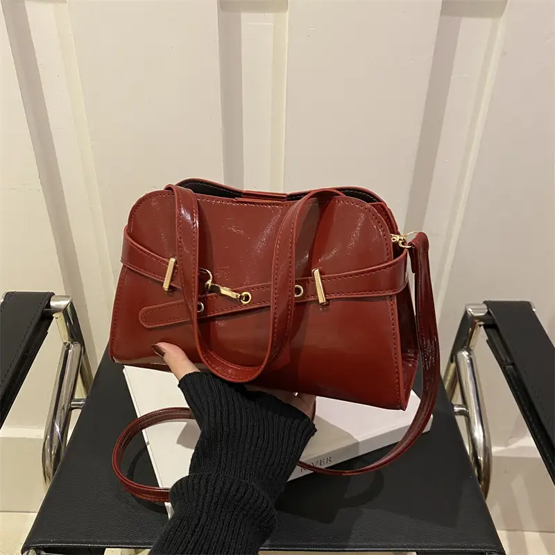 Women's Retro Elegant Crossbody Bag Red 2025 - Image 5