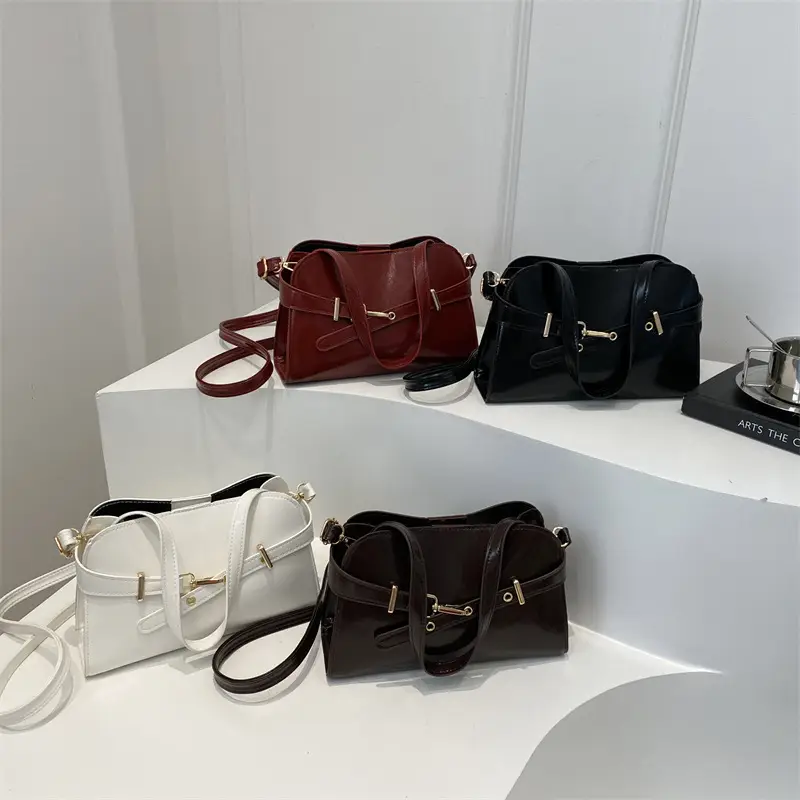 Women's Retro Elegant Crossbody Bag Red 2025 - Image 8