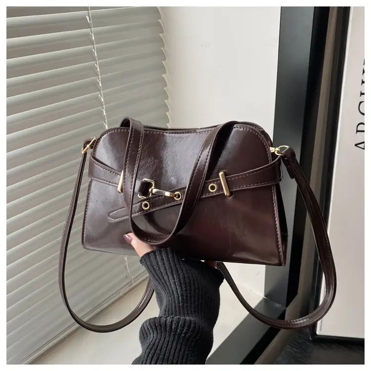 Women's Retro Elegant Crossbody Bag Red 2025 — feature 24