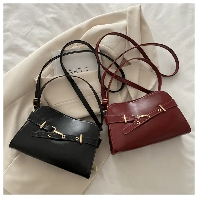 Women's Retro Elegant Crossbody Bag Red 2025 — feature 26
