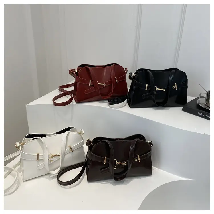 Women's Retro Elegant Crossbody Bag Red 2025 — feature 27