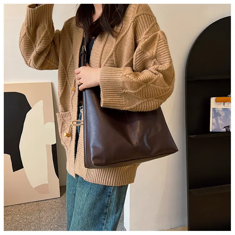 Vintage Leather Shoulder Bag for Women 2025 — feature 15