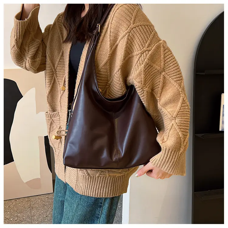 Vintage Leather Shoulder Bag for Women 2025 — feature 17