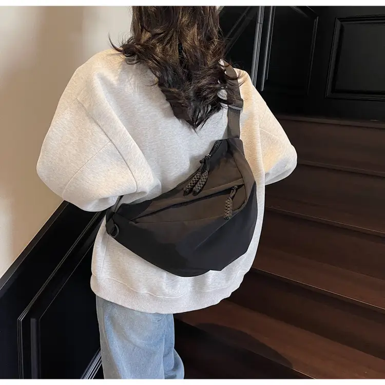 Large Capacity Casual Shoulder Bag Lightweight 2025 New — feature 30