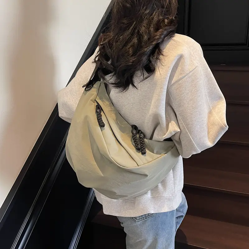 Large Capacity Casual Shoulder Bag Lightweight 2025 New - Image 5