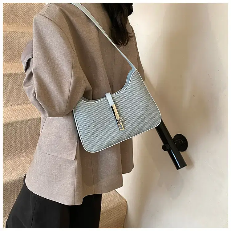 Women's Crossbody Bag Beige Chain Strap 2025 — feature 17