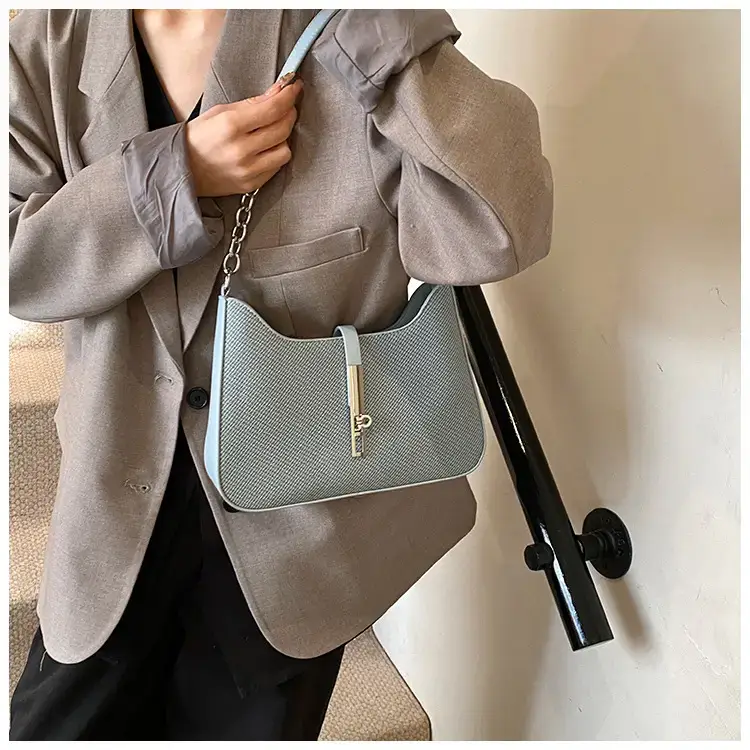 Women's Crossbody Bag Beige Chain Strap 2025 — feature 18