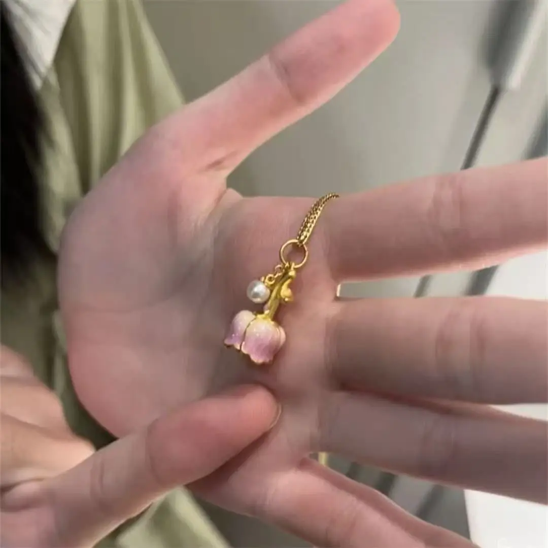 Luxury Pendant Necklace with Fresh Pink Pearl & Gold Chain