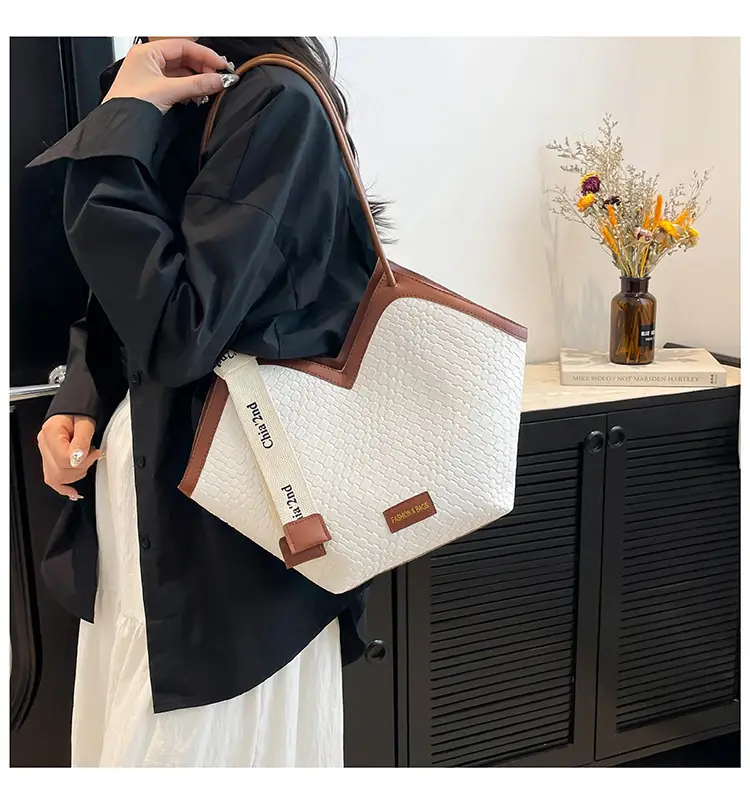 Women's 2025 Retro Woven Shoulder Bag Set Black White Gold — feature 11