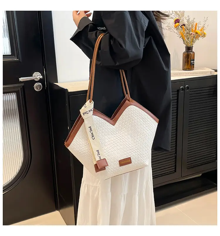 Women's 2025 Retro Woven Shoulder Bag Set Black White Gold — feature 12