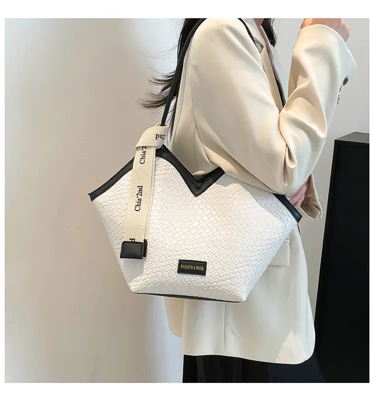 Women's 2025 Retro Woven Shoulder Bag Set Black White Gold — feature 20