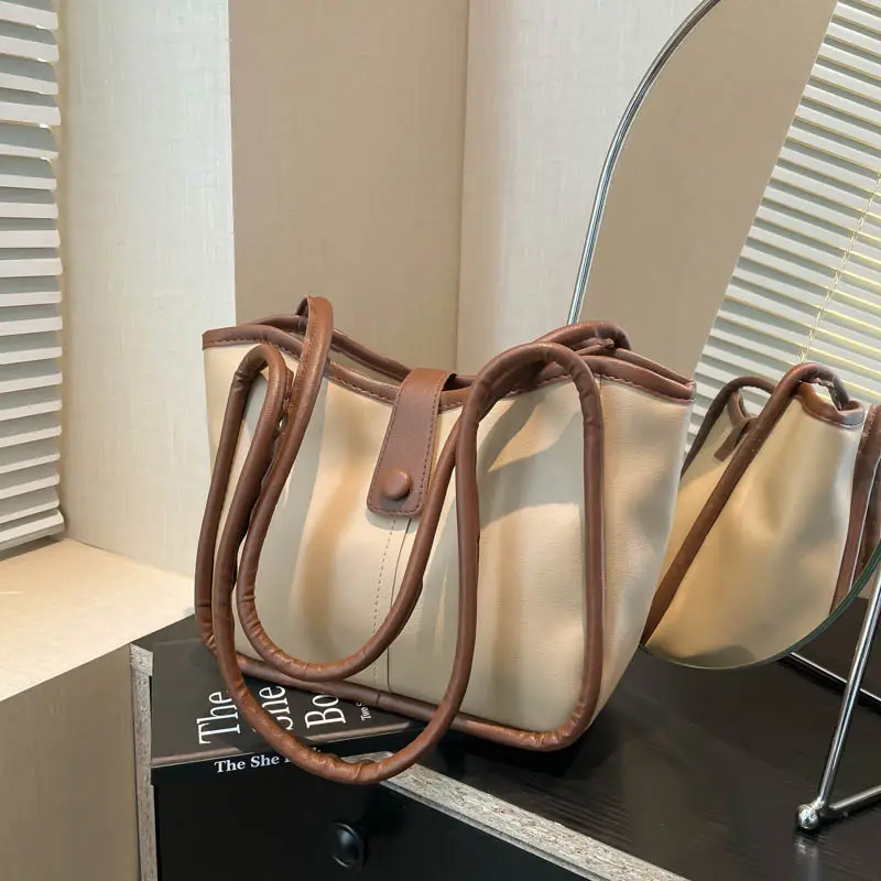 Women's Maillard Leather Shoulder Bag Large Capacity Brown - Image 6