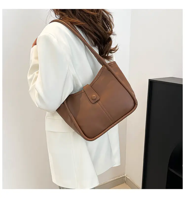Women's Maillard Leather Shoulder Bag Large Capacity Brown — feature 17